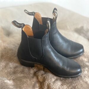 Blundstone Black Ankle Boots heeled #1671